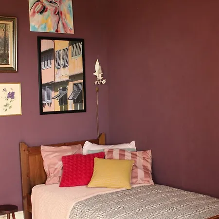 Madamenfrance Bed and Breakfast